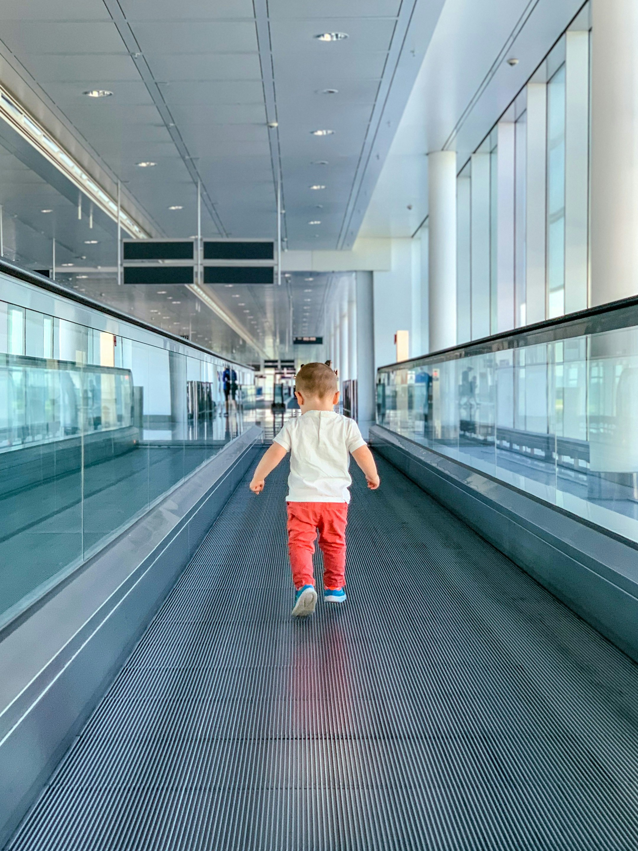 Bringing a child under the age of 18 to Schengen